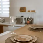 Apartmán Amazing Terraced With Free Parking