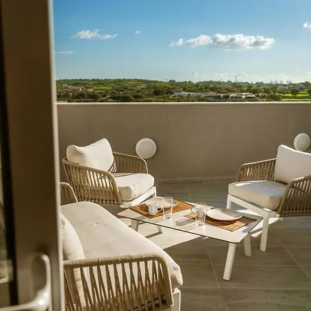 Amazing Terraced With Free Parking *