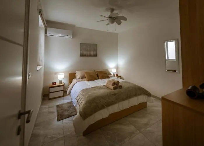 Amazing Terraced Apartment With Free Parking Marsaskala