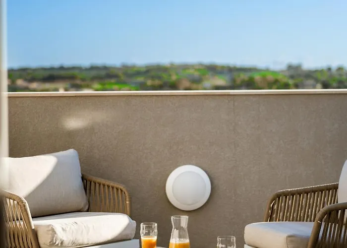 Amazing Terraced Apartment With Free Parking