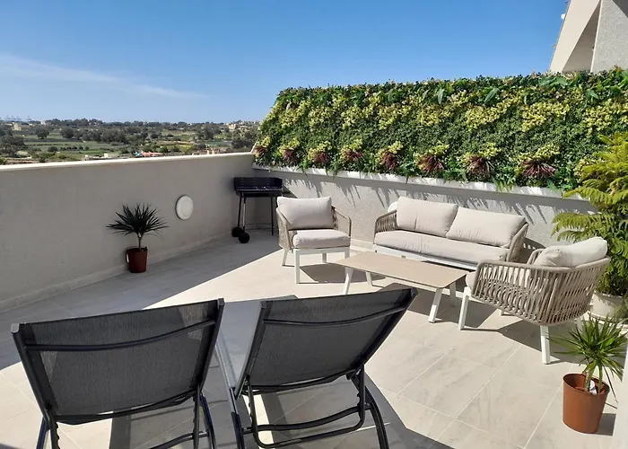 Amazing Terraced Apartment With Free Parking